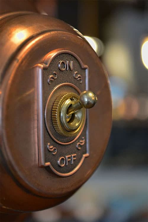 interrupteur en cuivre vintage